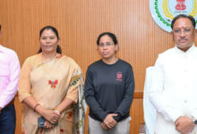 रायपुर : मुख्यमंत्री विष्णुदेव साय ने माउंट एवरेस्ट फतह करने वाली पर्वतारोही अमिता श्रीवास को दी बधाई