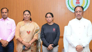 रायपुर : मुख्यमंत्री विष्णुदेव साय ने माउंट एवरेस्ट फतह करने वाली पर्वतारोही अमिता श्रीवास को दी बधाई