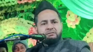 श्रीकृष्ण पांच वक्त के नमाजी बयान पर मचा बवाल, मौलाना जरजिस अंसारी के दावे से बढ़ा विवाद श्रीकृष्ण पांच वक्त के नमाजी बयान पर मचा बवाल, मौलाना जरजिस अंसारी के दावे से बढ़ा विवाद