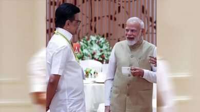 महिला आरक्षण-परिसीमन पर NDA को मिल सकता है DMK का साथ? विवादित बिल होल्ड की चर्चा के बीच समझें लोकसभा का नया गणित महिला आरक्षण-परिसीमन पर NDA को मिल सकता है DMK का साथ? विवादित बिल होल्ड की चर्चा के बीच समझें लोकसभा का नया गणित