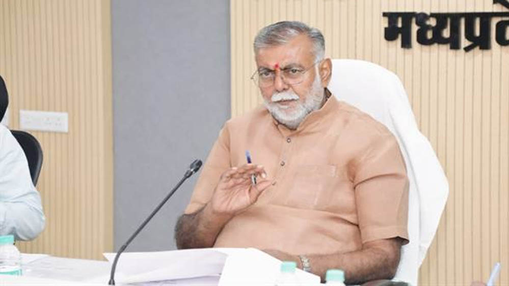 नवीन श्रम संहिताएं श्रमिकों को अधिक से अधिक लाभ दिलाएंगी : श्रम मंत्री पटेल नवीन श्रम संहिताएं श्रमिकों को अधिक से अधिक लाभ दिलाएंगी : श्रम मंत्री पटेल