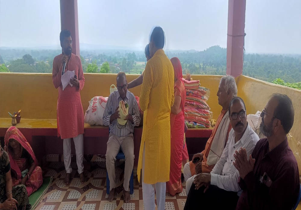 ग्राम बिलासपुर में अमरनाथ यात्रा से लौटे श्रद्धालुओं का हुआ सम्मान ग्राम बिलासपुर में अमरनाथ यात्रा से लौटे श्रद्धालुओं का हुआ सम्मान