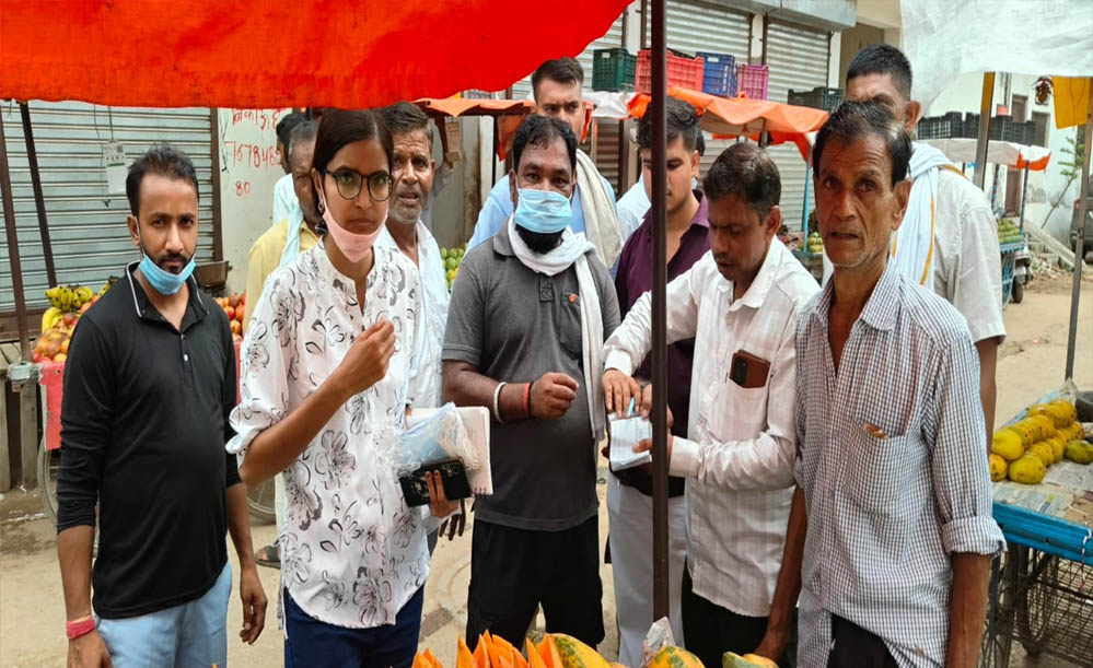 मुरैना की पुरानी सब्जी मंडी में नगर निगम का बड़ा एक्शन, अतिक्रमण हटाया, दुकानदारों के चालान काटे मुरैना की पुरानी सब्जी मंडी में नगर निगम का बड़ा एक्शन, अतिक्रमण हटाया, दुकानदारों के चालान काटे