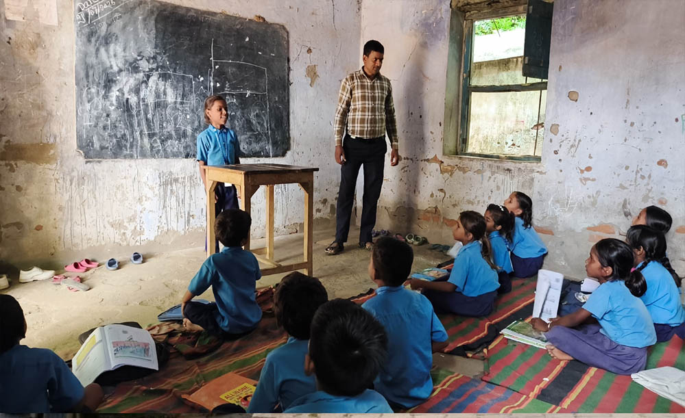 MP में स्कूली शिक्षा पर चौंकाने वाला खुलासा, 6 साल में 28 लाख बच्चे गायब, 10 साल में 32 हजार स्कूल बंद MP में स्कूली शिक्षा पर चौंकाने वाला खुलासा, 6 साल में 28 लाख बच्चे गायब, 10 साल में 32 हजार स्कूल बंद