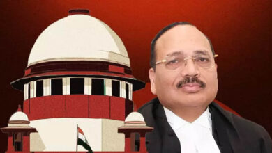‘अदालत मनोरंजन का मंच नहीं’, सोशल मीडिया पर कोर्ट कार्यवाही के क्लिप प्रसारित करने पर SC की सख्त रोक ‘अदालत मनोरंजन का मंच नहीं’, सोशल मीडिया पर कोर्ट कार्यवाही के क्लिप प्रसारित करने पर SC की सख्त रोक