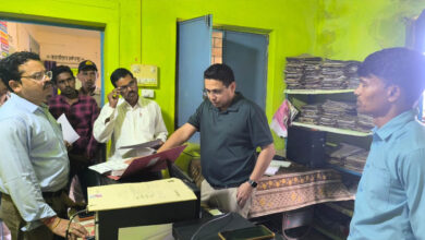 कलेक्टर ने धनगवां सहकारी समिति का किया निरीक्षण कलेक्टर ने धनगवां सहकारी समिति का किया निरीक्षण