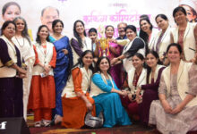 सिंधी व्यंजन प्रतियोगिता की विजेताओं को मानस भवन में बांटे गए पुरस्कार