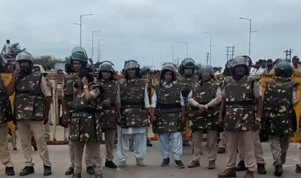 भोपाल कूच पर किसानों का मार्च, बैरिकेड तोड़ राजधानी की ओर बढ़े; CM हाउस की सुरक्षा हाई अलर्ट पर