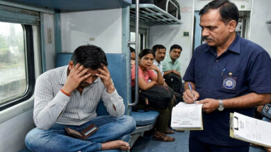 महिला कोच में सफर करना पड़ेगा महंगा, पुरुष यात्रियों पर लगेगा ₹2500 तक का जुर्माना महिला कोच में सफर करना पड़ेगा महंगा, पुरुष यात्रियों पर लगेगा ₹2500 तक का जुर्माना