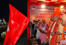 Amarnath Yatra 2026: ‘बम बम भोले’ के जयघोष के बीच पहला जत्था रवाना, एलजी मनोज सिन्हा ने दिखाई हरी झंडी
