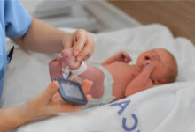 बार-बार ब्लड टेस्ट से बच्चों को खतरा? NICU में भर्ती नवजातों पर चौंकाने वाला दावा