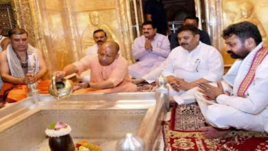 मुख्यमंत्री ने गुरु पूर्णिमा पर किया बाबा विश्वनाथ का दर्शन