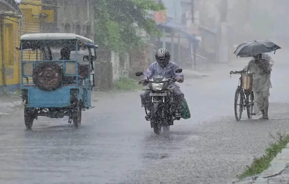 MP Weather Alert: अगले 48 घंटे झमाझम बारिश के आसार, मालवा-निमाड़ के 12 जिलों में भारी बारिश की चेतावनी MP Weather Alert: अगले 48 घंटे झमाझम बारिश के आसार, मालवा-निमाड़ के 12 जिलों में भारी बारिश की चेतावनी
