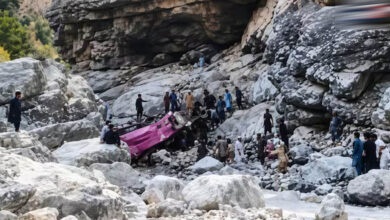 पाकिस्तान में बड़ा सड़क हादसा, खाई में गिरी ओवरलोडेड बस; 40 लोगों की मौत