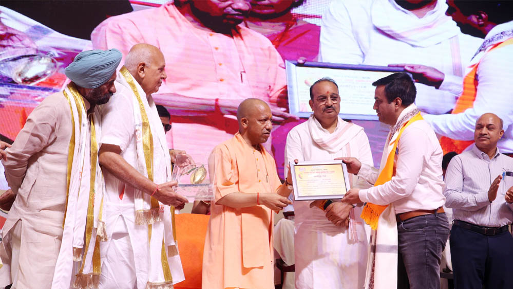 मुख्यमंत्री ने किया उत्कृष्ट किसानों का सम्मान मुख्यमंत्री ने किया उत्कृष्ट किसानों का सम्मान