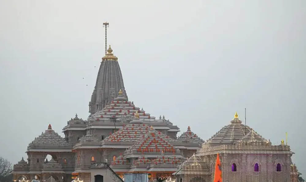 राम मंदिर में दान काउंटिंग का नया नियम: कर्मचारियों के लिए ‘नो-पॉकेट’ ड्रेस कोड लागू