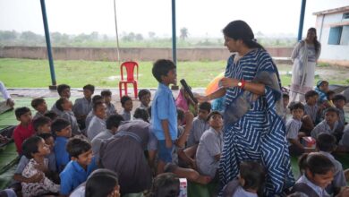 सोशल मीडिया की गुहार पर गांव पहुंची बाल चौपाल, बच्चों को मिले अधिकारों के सबक