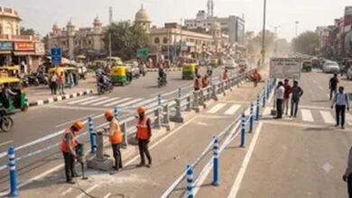 लखनऊ के 69 चौराहों पर लगेंगे स्थायी बैरियर, सुधरेगी यातायात व्यवस्था लखनऊ के 69 चौराहों पर लगेंगे स्थायी बैरियर, सुधरेगी यातायात व्यवस्था