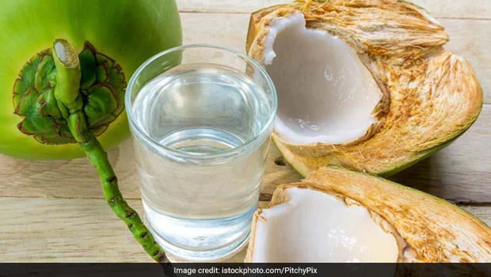 नारियल पानी महंगा पड़ रहा? गर्मी में हाइड्रेशन के लिए ये 5 सस्ते देसी ड्रिंक्स हैं बेहतरीन विकल्प नारियल पानी महंगा पड़ रहा? गर्मी में हाइड्रेशन के लिए ये 5 सस्ते देसी ड्रिंक्स हैं बेहतरीन विकल्प