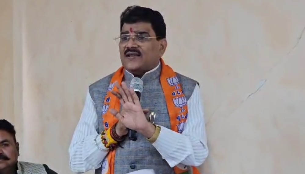 RSS पर टिप्पणी को लेकर BJP सांसद ज्ञानेश्वर पाटिल का तीखा बयान, बोले- उंगली उठाई तो हाथ तोड़ देंगे RSS पर टिप्पणी को लेकर BJP सांसद ज्ञानेश्वर पाटिल का तीखा बयान, बोले- उंगली उठाई तो हाथ तोड़ देंगे