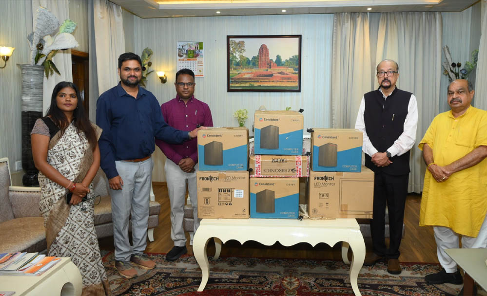 स्वेच्छानुदान मद से सुदूर वनांचल स्थित स्वामी आत्मानंद स्कूल, मांझीगुडा को 10 कंप्यूटर प्रदत्त स्वेच्छानुदान मद से सुदूर वनांचल स्थित स्वामी आत्मानंद स्कूल, मांझीगुडा को 10 कंप्यूटर प्रदत्त