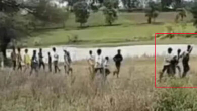 बड़वानी में युवती को 25-30 युवक बाइक पर उठाकर ले गए! वायरल VIDEO से हड़कंप, जांच में ‘देजा’ प्रथा का एंगल