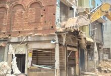 दालमंडी चौड़ीकरण अभियान में फिर चला बुलडोजर, 10 भवनों पर कार्रवाई