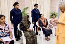 जनता दर्शन में योगी का बड़ा आश्वासन, गंभीर मरीजों के इलाज में मिलेगी आर्थिक मदद