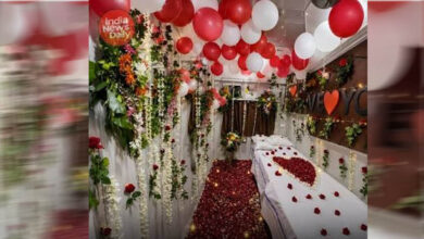 Train ‘Suhagrat Coach’ Viral Video: 1AC कोच सजाने पर बढ़ा बवाल, रेलवे ने TC को किया सस्पेंड Train ‘Suhagrat Coach’ Viral Video: 1AC कोच सजाने पर बढ़ा बवाल, रेलवे ने TC को किया सस्पेंड
