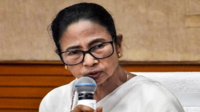 TMC में बढ़ा सियासी घमासान! नेता प्रतिपक्ष पद, पार्टी दफ्तर के बाद अब बैंक खाते पर भी विवाद TMC में बढ़ा सियासी घमासान! नेता प्रतिपक्ष पद, पार्टी दफ्तर के बाद अब बैंक खाते पर भी विवाद
