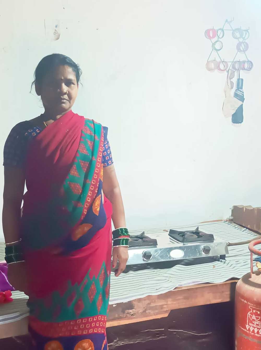 प्रधानमंत्री आवास योजना ने बदली सोमारी बाई की जिंदगी प्रधानमंत्री आवास योजना ने बदली सोमारी बाई की जिंदगी