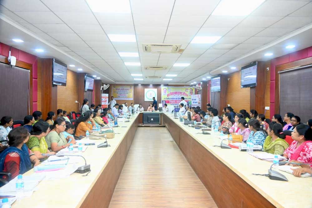 कुपोषण और एनीमिया के खिलाफ जमीनी स्तर पर तंत्र को करें मजबूत, हर दिन आंगनबाड़ी केंद्रों का करें निरीक्षण: मंत्री  लक्ष्मी राजवाड़े