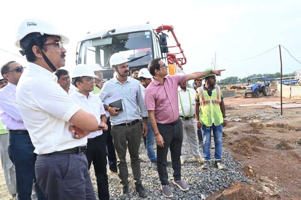 बिलासपुर संभागायुक्त ने निर्माणाधीन मेडिकल कॉलेज का किया निरीक्षण बिलासपुर संभागायुक्त ने निर्माणाधीन मेडिकल कॉलेज का किया निरीक्षण