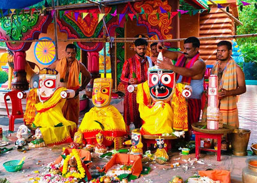 श्रीगोंचा महापर्व में उमड़ा आस्था का सैलाब, जगदलपुर बना सामाजिक एकता का प्रतीक श्रीगोंचा महापर्व में उमड़ा आस्था का सैलाब, जगदलपुर बना सामाजिक एकता का प्रतीक
