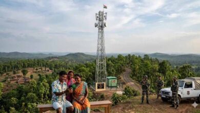 बस्तर में डिजिटल क्रांति: नए मोबाइल टॉवर से ग्रामीण इलाकों में खत्म हुई नेटवर्क की समस्या बस्तर में डिजिटल क्रांति: नए मोबाइल टॉवर से ग्रामीण इलाकों में खत्म हुई नेटवर्क की समस्या