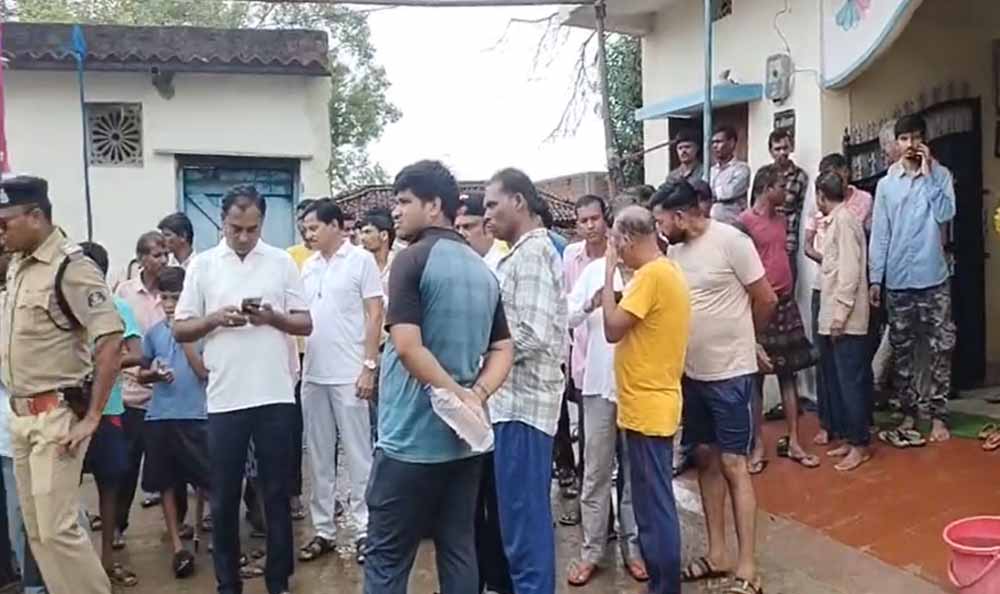 पद्मश्री डॉ. तीजन बाई का पार्थिव शरीर दुर्ग के गनियारी पहुंचा, राजकीय सम्मान के साथ होगा अंतिम संस्कार पद्मश्री डॉ. तीजन बाई का पार्थिव शरीर दुर्ग के गनियारी पहुंचा, राजकीय सम्मान के साथ होगा अंतिम संस्कार