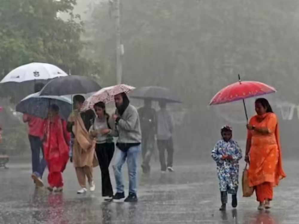 CG Weather Update: अवदाब के असर से रायपुर समेत कई जिलों में भारी बारिश का अलर्ट CG Weather Update: अवदाब के असर से रायपुर समेत कई जिलों में भारी बारिश का अलर्ट