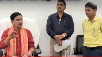 बिलासपुर में जल जीवन मिशन की सुस्ती पर भड़के केंद्रीय मंत्री तोखन साहू, बिजली कटौती पर भी अधिकारियों को लगाई फटकार