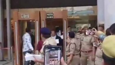 डोंगरगढ़ में फॉरेक्स ट्रेडिंग के नाम पर अरबों की ठगी, निवेशकों ने आरोपी के घर का किया घेराव