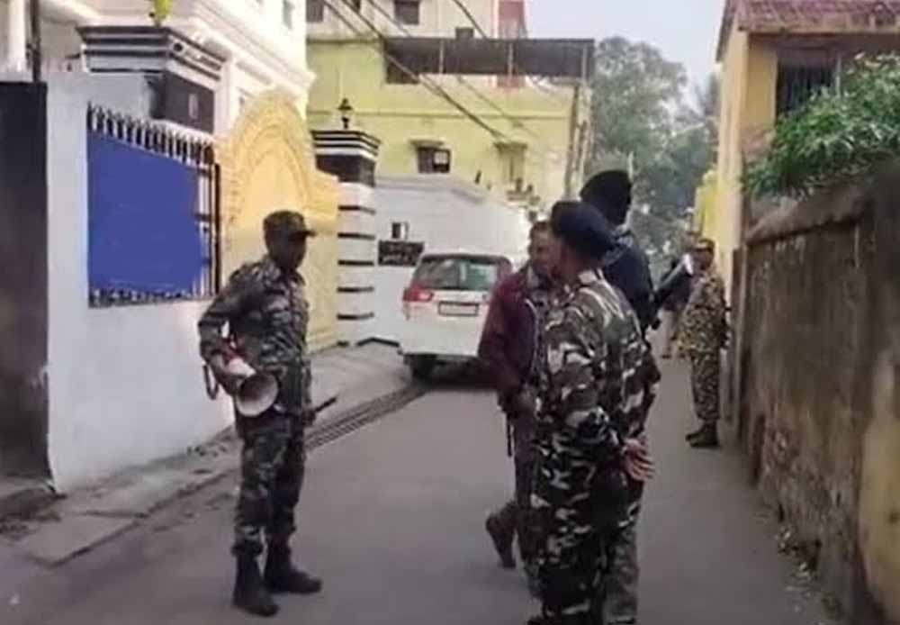 CG में पीतल कारोबारी के ठिकानों पर ED और IT की बड़ी कार्रवाई, शराब कारोबार से कनेक्शन की जांच CG में पीतल कारोबारी के ठिकानों पर ED और IT की बड़ी कार्रवाई, शराब कारोबार से कनेक्शन की जांच