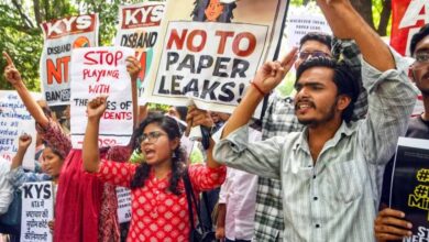 NEET पेपर लीक प्रदर्शन में अश्लीलता फैलाने वालों की तलाश में पुलिस, नाबालिगों की भूमिका भी जांच के दायरे में