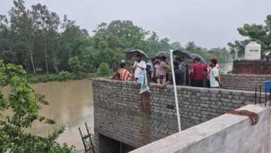 बिलासपुर में भारी बारिश से कई घर बने टापू, भूख-प्यास से जूझ रहे लोग