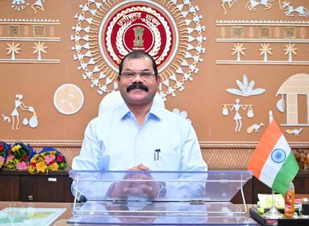 छत्तीसगढ़ में बड़ा प्रशासनिक फेरबदल, GPM कलेक्टर संतोष देवांगन हटाए गए, 5 IAS अधिकारियों के प्रभार बदले छत्तीसगढ़ में बड़ा प्रशासनिक फेरबदल, GPM कलेक्टर संतोष देवांगन हटाए गए, 5 IAS अधिकारियों के प्रभार बदले