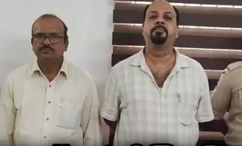 Bhilai Steel Plant: स्क्रैप चोरी मामले में GM समेत दो अधिकारी गिरफ्तार, जांच तेज Bhilai Steel Plant: स्क्रैप चोरी मामले में GM समेत दो अधिकारी गिरफ्तार, जांच तेज