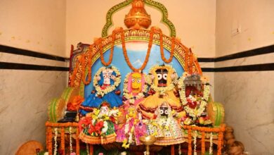 मुख्यमंत्री विष्णुदेव साय ने दोकड़ा की ऐतिहासिक रथयात्रा में निभाई गजपति महाराजा की परंपरा : भगवान जगन्नाथ का रथ खींचकर प्रदेशवासियों के सुख, समृद्धि और खुशहाली की कामना की मुख्यमंत्री विष्णुदेव साय ने दोकड़ा की ऐतिहासिक रथयात्रा में निभाई गजपति महाराजा की परंपरा : भगवान जगन्नाथ का रथ खींचकर प्रदेशवासियों के सुख, समृद्धि और खुशहाली की कामना की