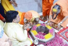 मुख्यमंत्री योगी ने श्री दूधेश्वरनाथ महादेव मठ मंदिर में किया जलाभिषेक, प्रदेश में सुख-समृद्धि एवं लोकमंगल की कामना की