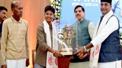 क्रांति ने अपनी प्रतिभा के दम पर दुनिया में बढ़ाया भारत का मान: मुख्यमंत्री डॉ. यादव क्रांति ने अपनी प्रतिभा के दम पर दुनिया में बढ़ाया भारत का मान: मुख्यमंत्री डॉ. यादव
