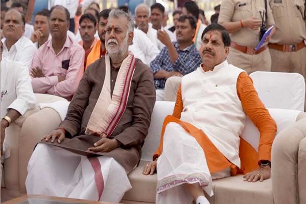प्रधानमंत्री मोदी ने सीधी जिले में बने 1500 तालाबों और नरसिंहपुर के अमृत सरोवरों का मन की बात में किया उल्लेख प्रधानमंत्री मोदी ने सीधी जिले में बने 1500 तालाबों और नरसिंहपुर के अमृत सरोवरों का मन की बात में किया उल्लेख