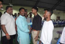 छू लो आसमान के सफल विद्यार्थियों का वन मंत्री  केदार कश्यप ने किया सम्मान