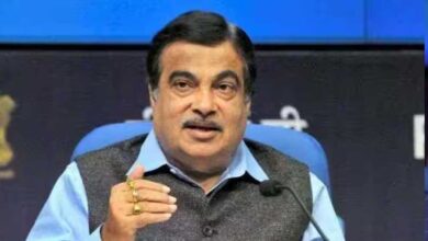 E20 Petrol से गाड़ियों पर कितना पड़ेगा असर? नितिन गडकरी ने बताया- क्या इंजन बदलने की पड़ेगी जरूरत E20 Petrol से गाड़ियों पर कितना पड़ेगा असर? नितिन गडकरी ने बताया- क्या इंजन बदलने की पड़ेगी जरूरत
